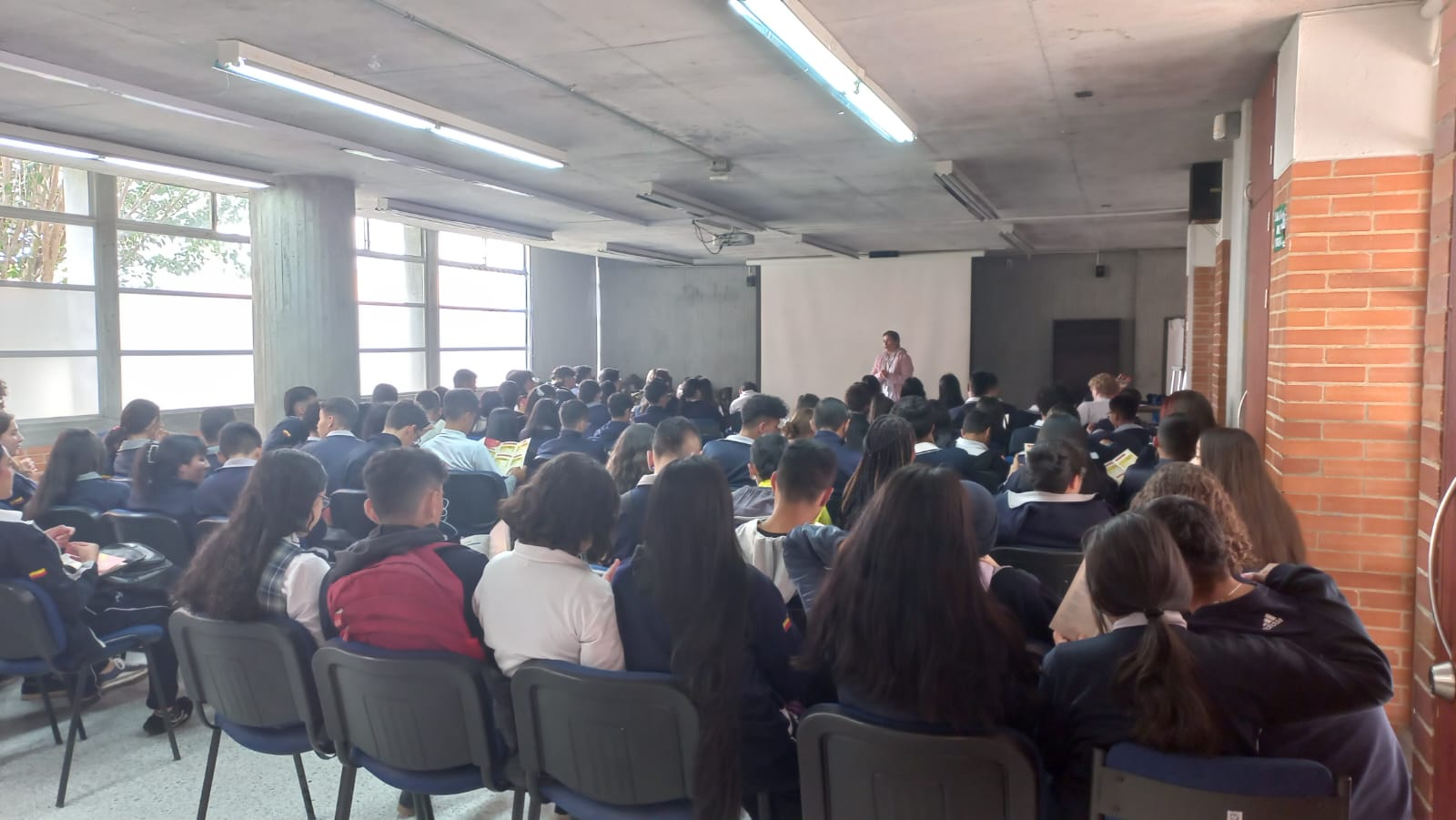 Charla Colegio Alfonso Reyes Echandía IED Unidad de Quejas Reclamos